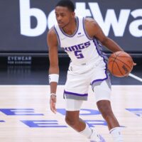 De'Aaron Fox looks to pass NBA Player Props today 11/4/24
