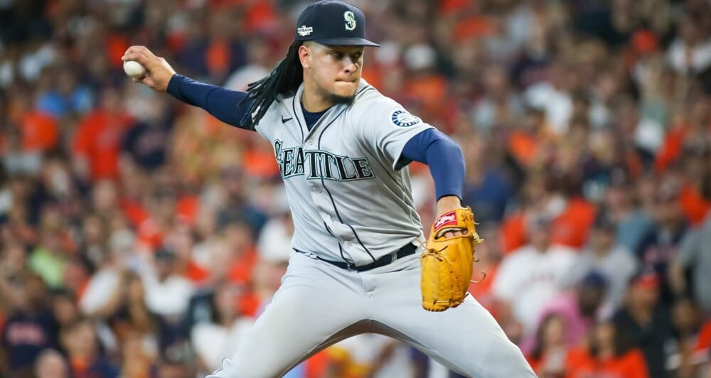 Luis Castillo attempts to hit NRFI - August 15, 2025