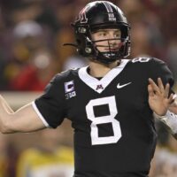 College football qb throws pass in week 4