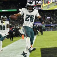 Saquon Barkley attempts to pass Thursday Night Football player props - October 9, 2025