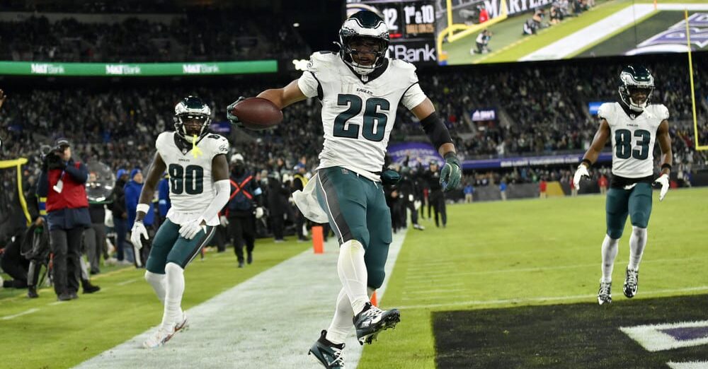 Saquon Barkley attempts to pass Thursday Night Football player props - October 9, 2025