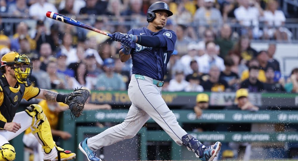 Jorge Polanco looks to hit home run prop picks - April 17, 2025