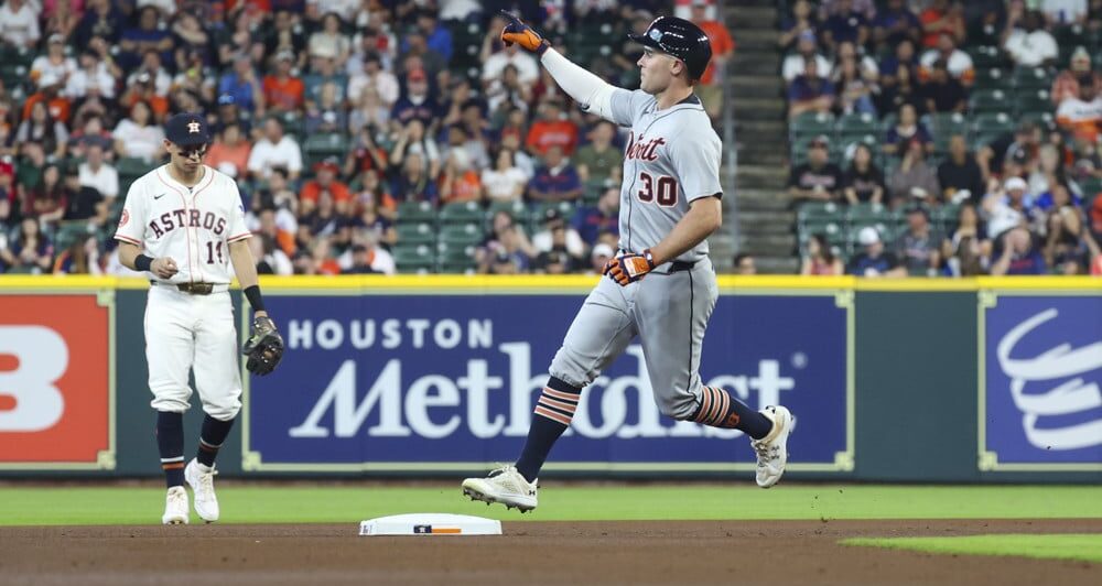 Kerry Carpenter attempts to hit a home run - August 25, 2025