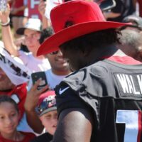 Jalon Walker attempts to win the 2025 NFL Defensive Rookie of the Year Award