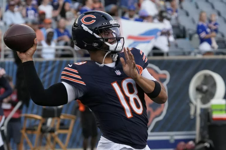 Chicago Bears vs Green Bay Packers Prediction, Picks, Odds and Line Movement for December 7 2025
