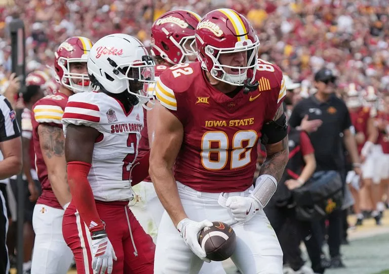 Iowa Hawkeyes vs. Iowa State Cyclones prediction and picks