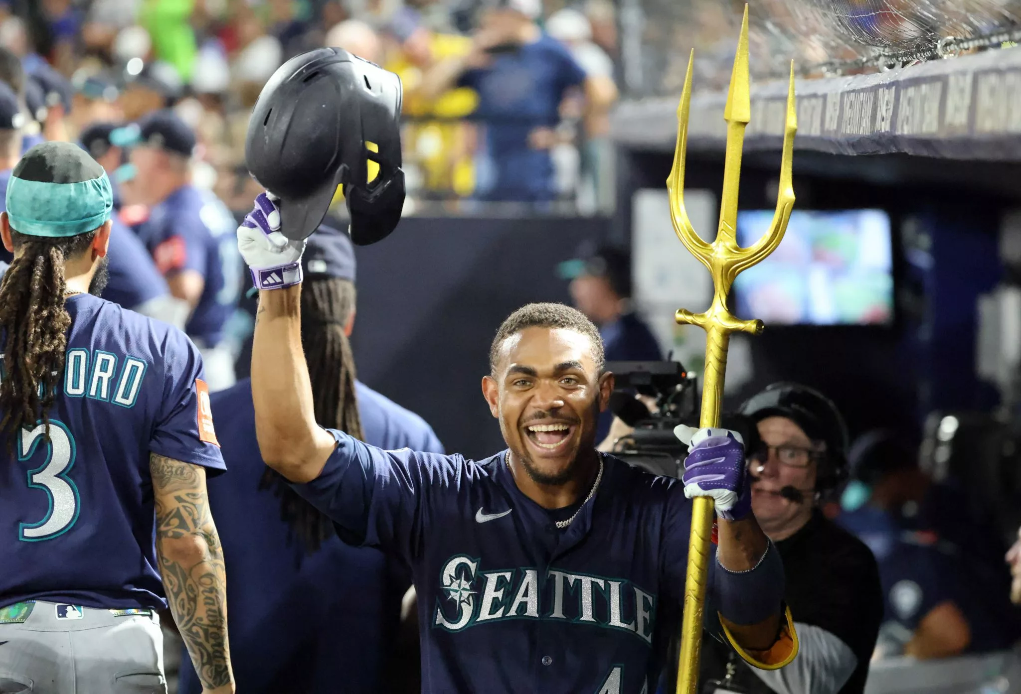 Julio Rodriguez looks to lead the mariners over the Braves