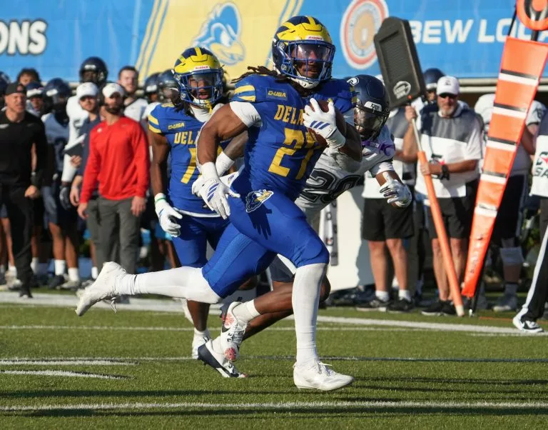 Jo Silver looks to lead the Blue Hens over the Hilltoppers