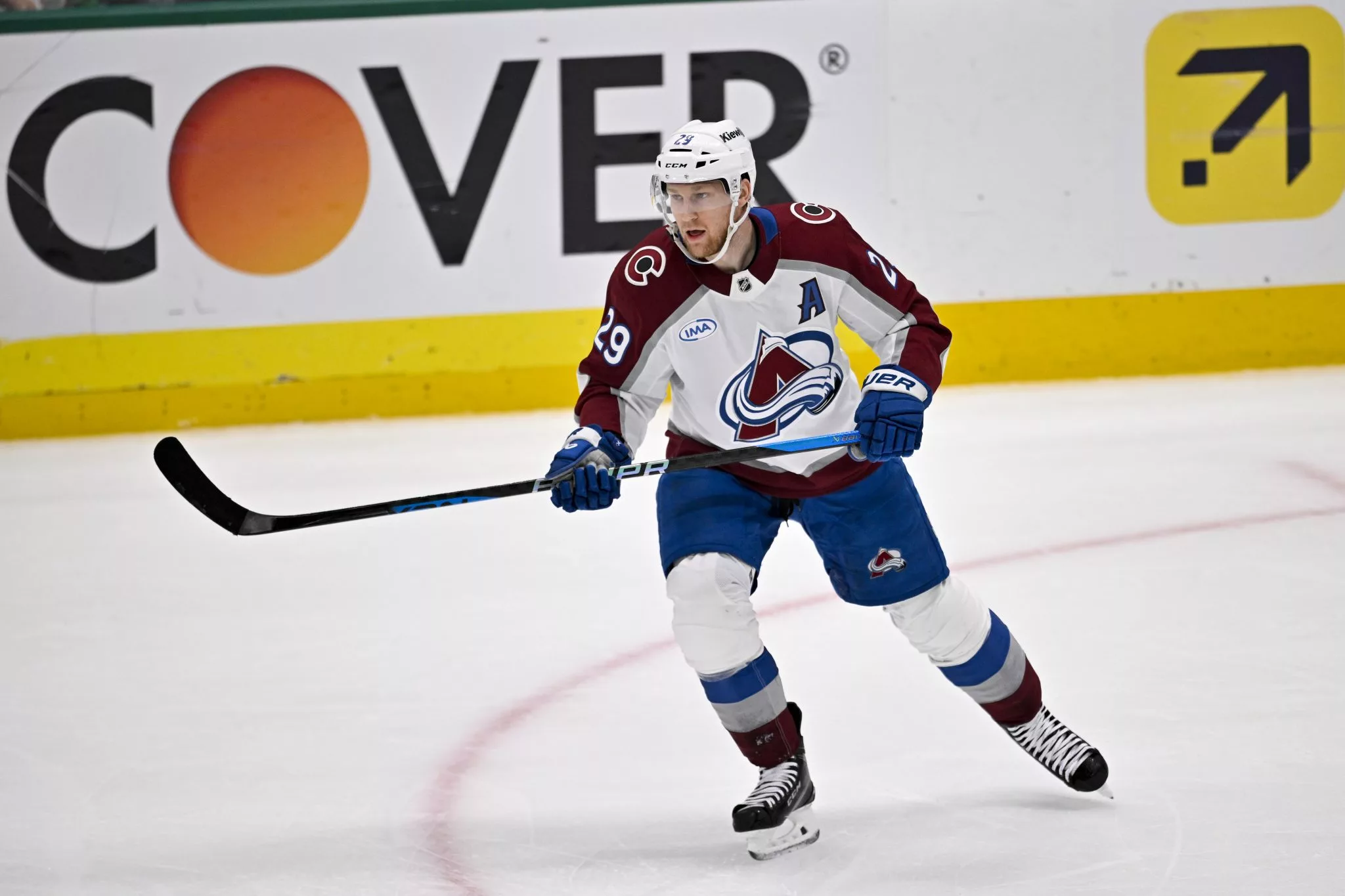 Nathan MacKinnon looks to lead the Avs over the Kings