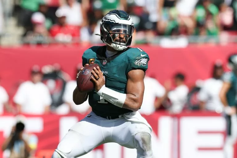 Jalen Hurts looks to lead the Eagles