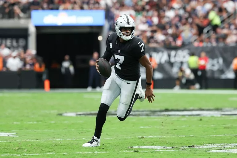 Geno Smith looks to lead the Raiders over the Colts