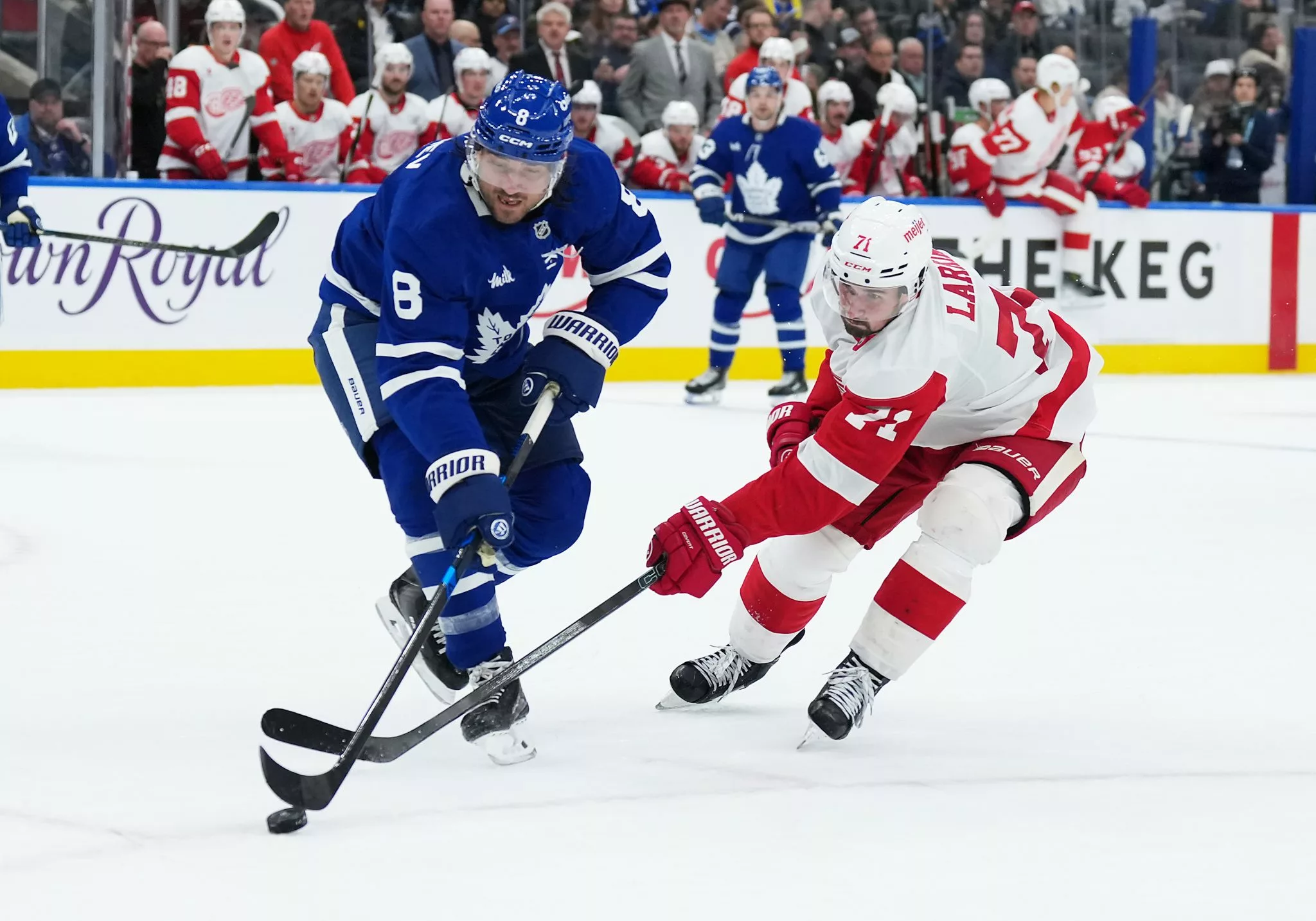 Dylan Larkin looks to lead the Red Wings over the Habs