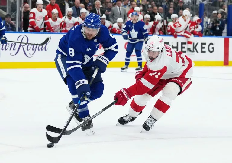 Dylan Larkin looks to lead the Red Wings over the Habs