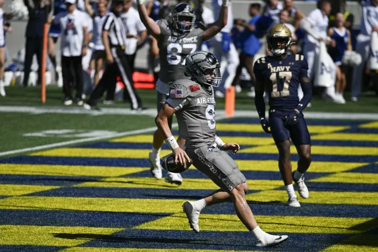 Liam Szarka looks to lead Air Force over UNLV