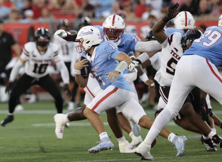 Conner Weigman looks to lead Houston over Arizona