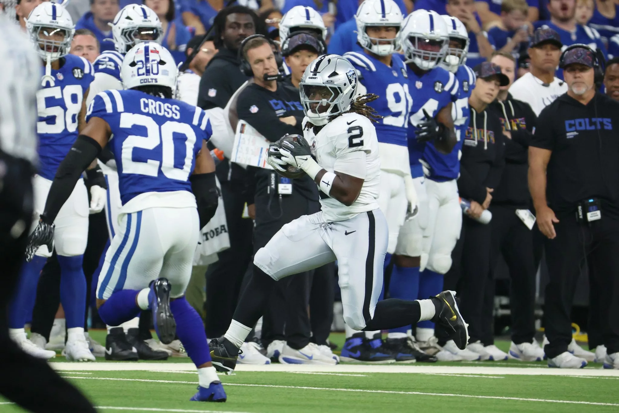 Ashton Jeanty looks to lead the Raiders over the Titans