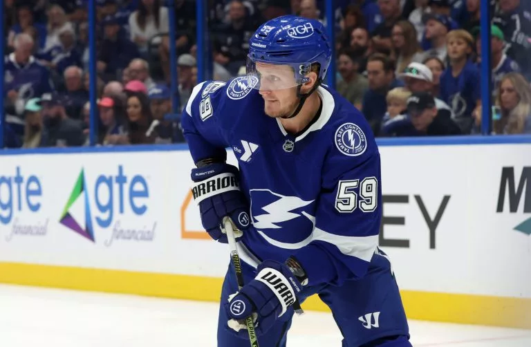 Jake Guentzel looks to lead the Bolts over the Caps