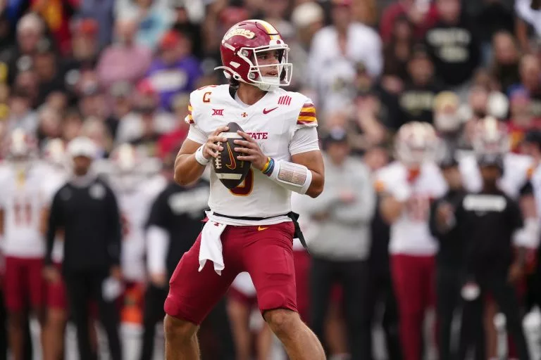 Rocco Becht looks to lead the Cyclones over the Cougars