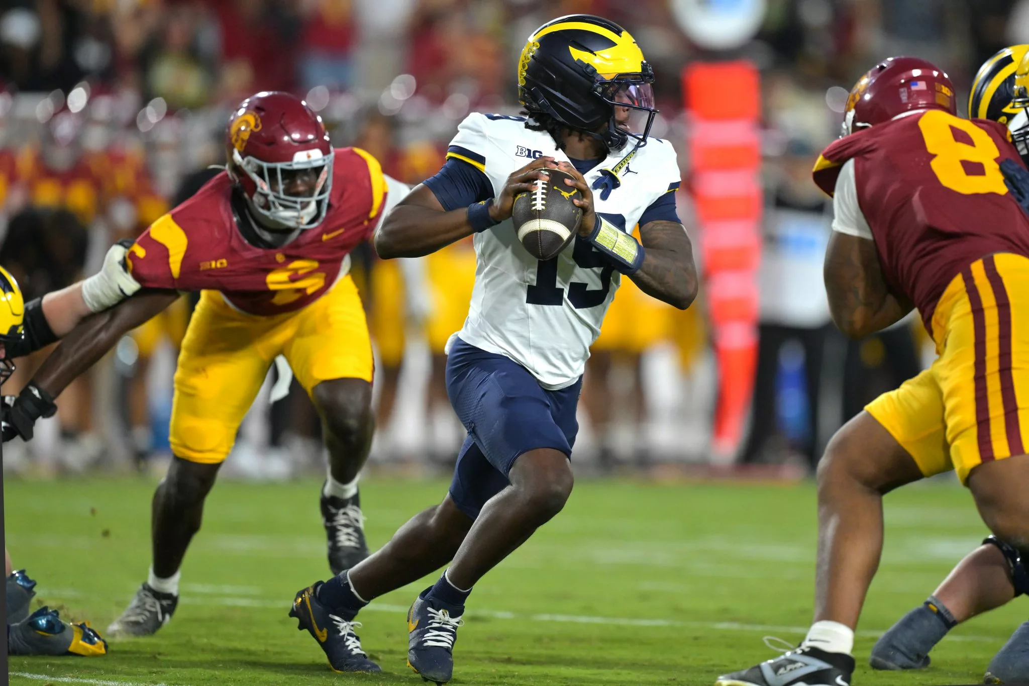 Bryce Underwood looks to lead the Wolverines over the Huskies