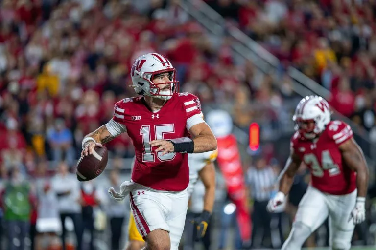 Hunter Simmons looks to lead the Badgers over the Buckeyes