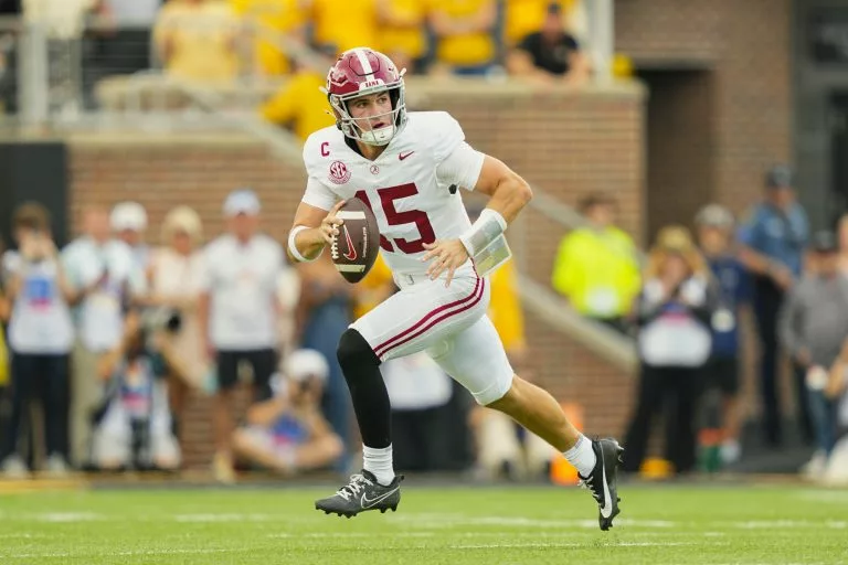 Ty Simpson looks to lead the Tide over the volunteers
