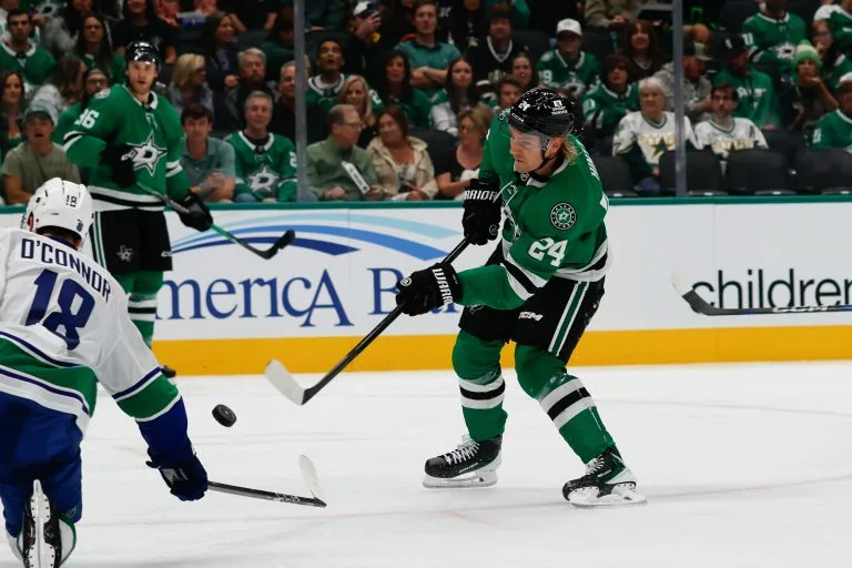 Roope Hintz looks to lead the Stars over the Kings