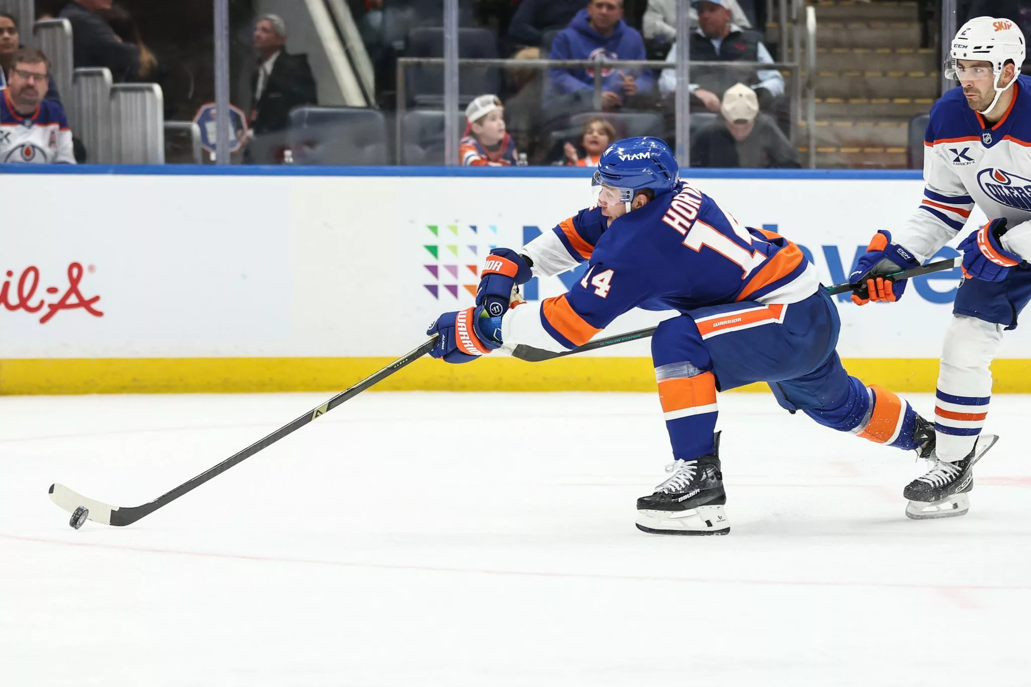 Bo Horvat looks to lead the Islanders over the Sharks