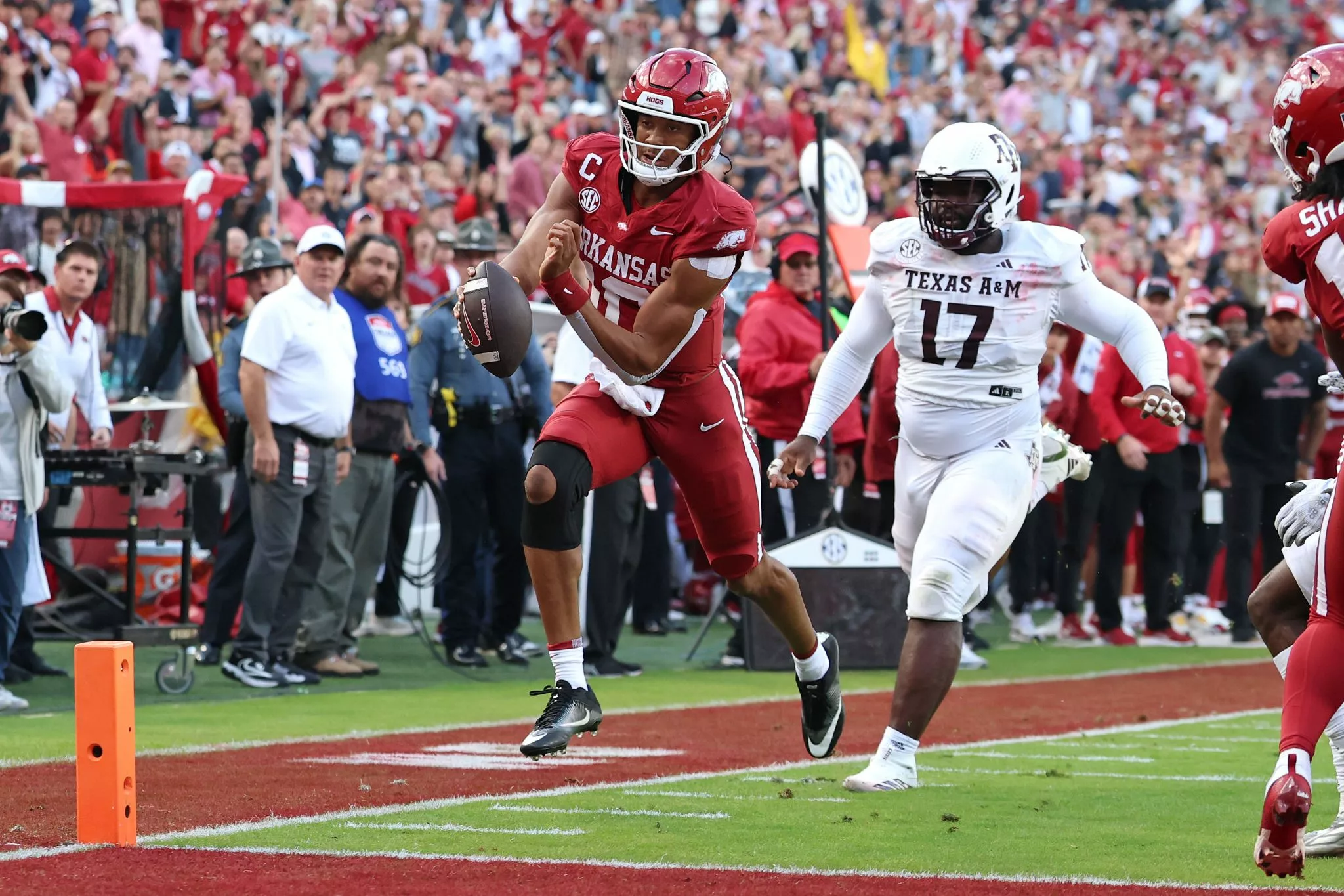 Taylen Green looks to lead the Hogs over the Tigers
