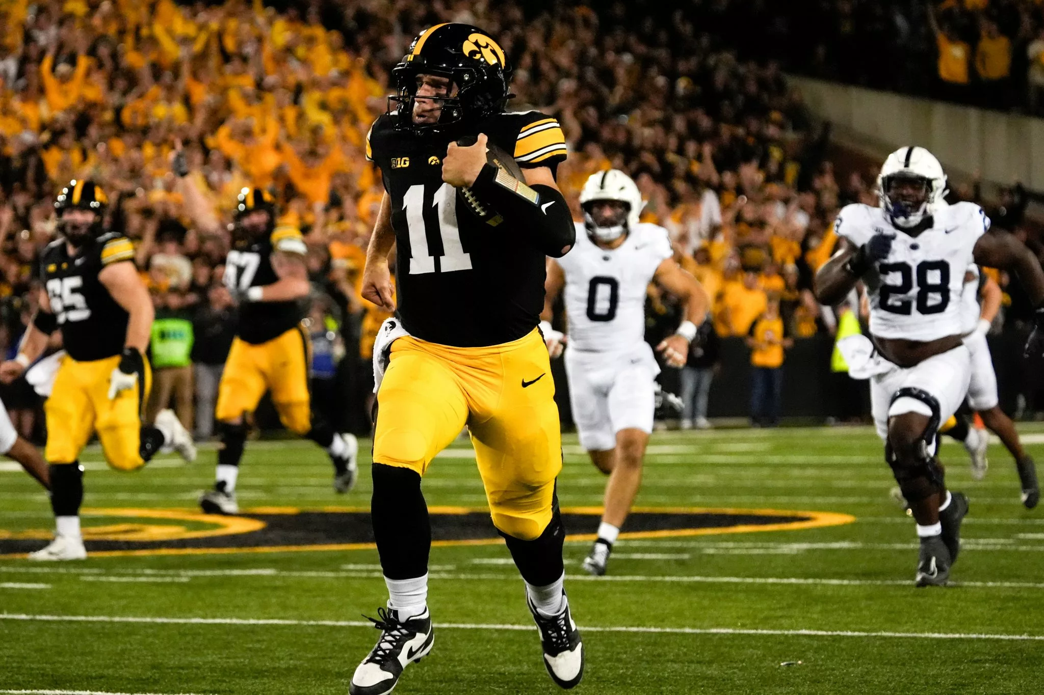 Mark Gronowski looks to lead Iowa over Minnesota