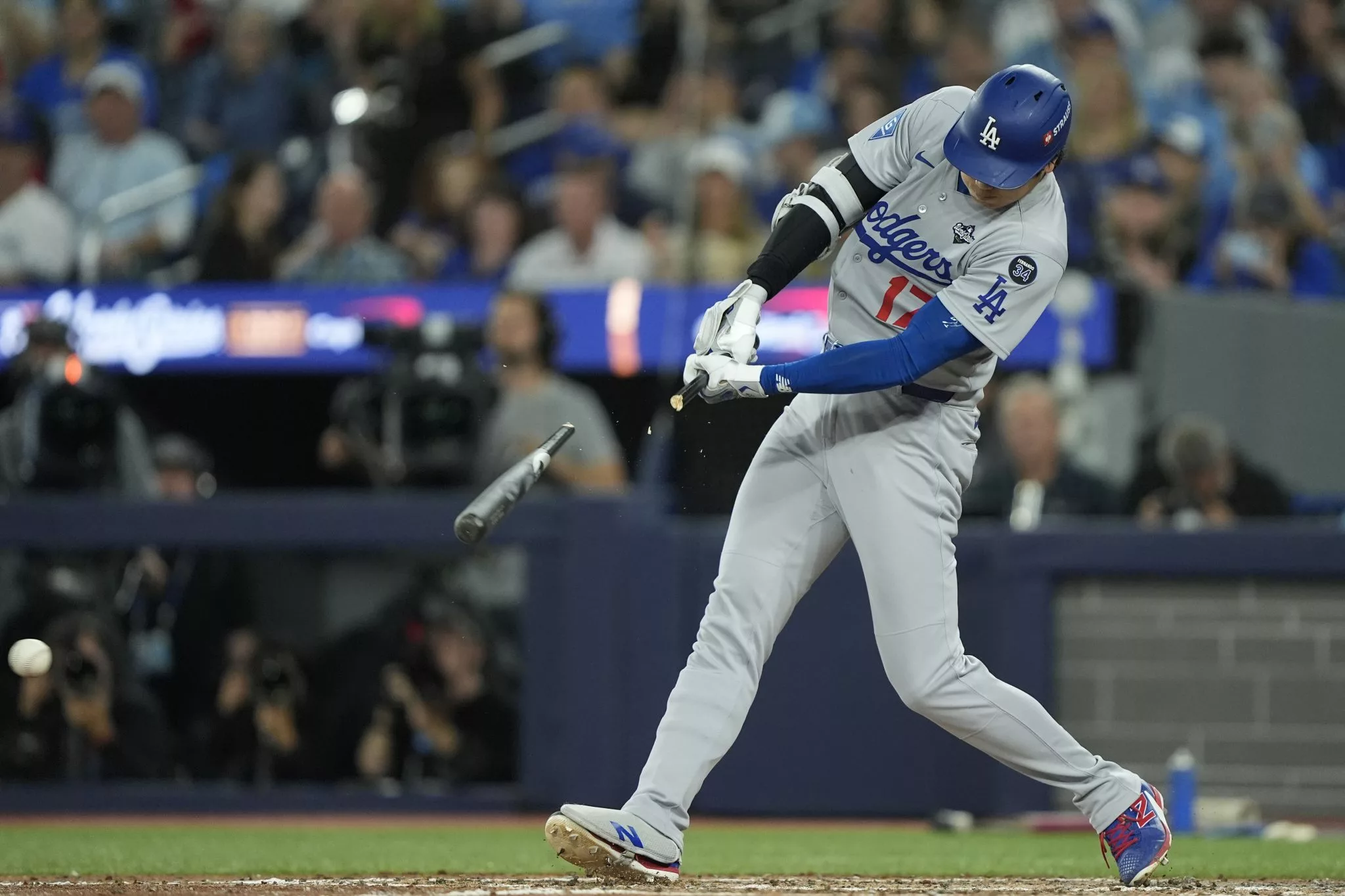 Shohei Ohtani looks to lead the Dodgers over the Blue Jays