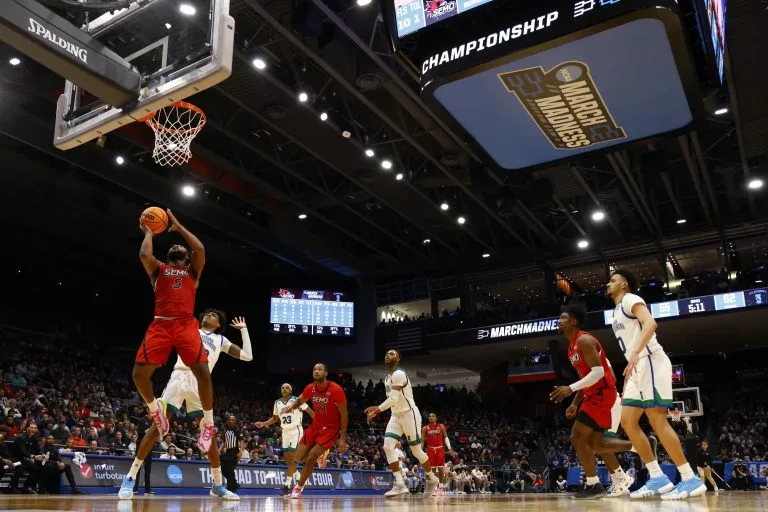 Southeast Missouri State Redhawks at Saint Louis Billikens Picks and Prediction