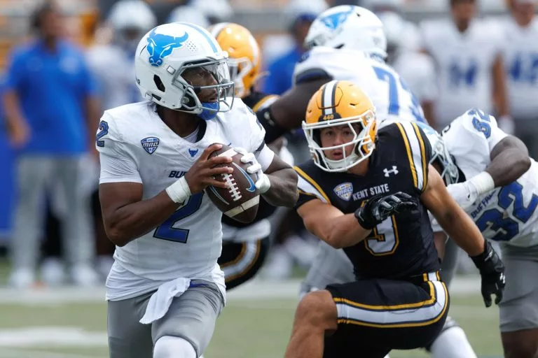 Ta'Quan Roberson looks to lead the Bulls over the RedHawks