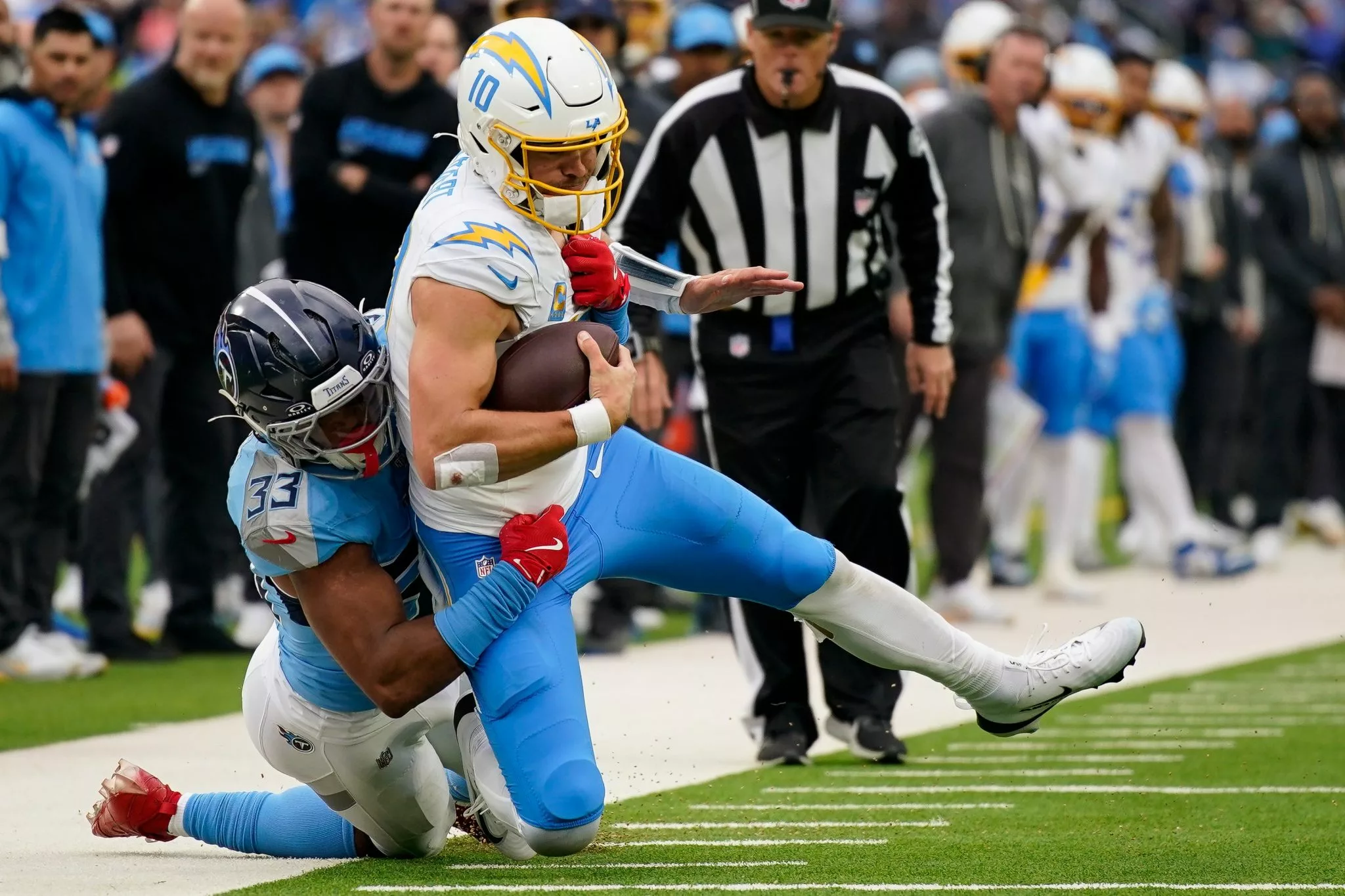 Justin Herbert looks to lead the Chargers over the Steelers