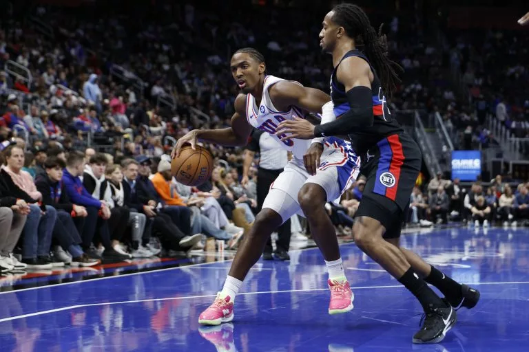 Tyrese Maxey looks to lead the Sixers over the Raptors