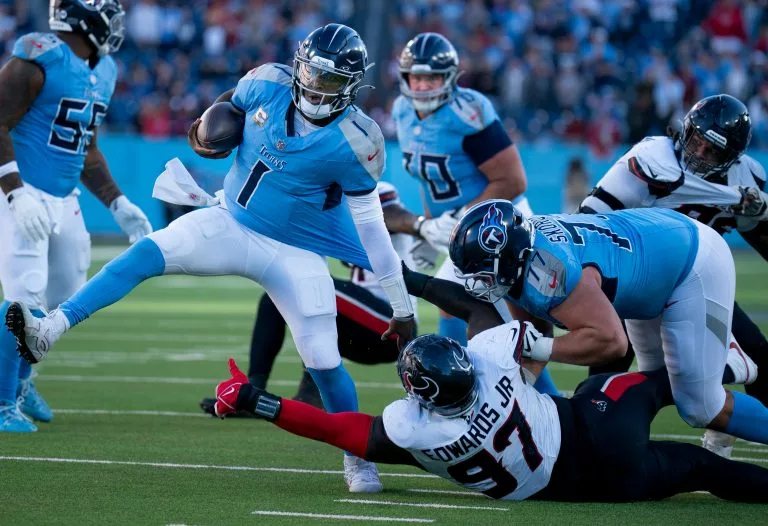 Cam Ward looks to lead the Titans over the Seahawks