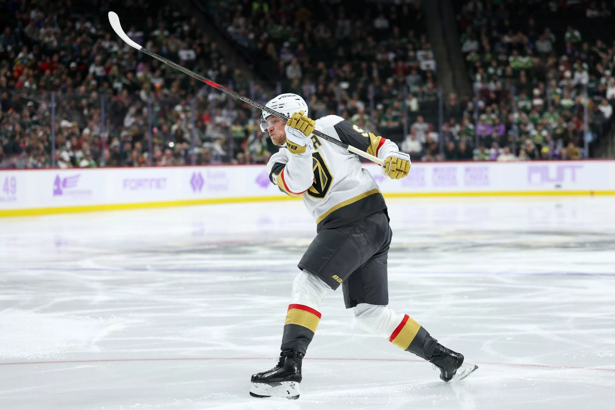 Jack Eichel looks to lead the Golden Knights over the Rangers