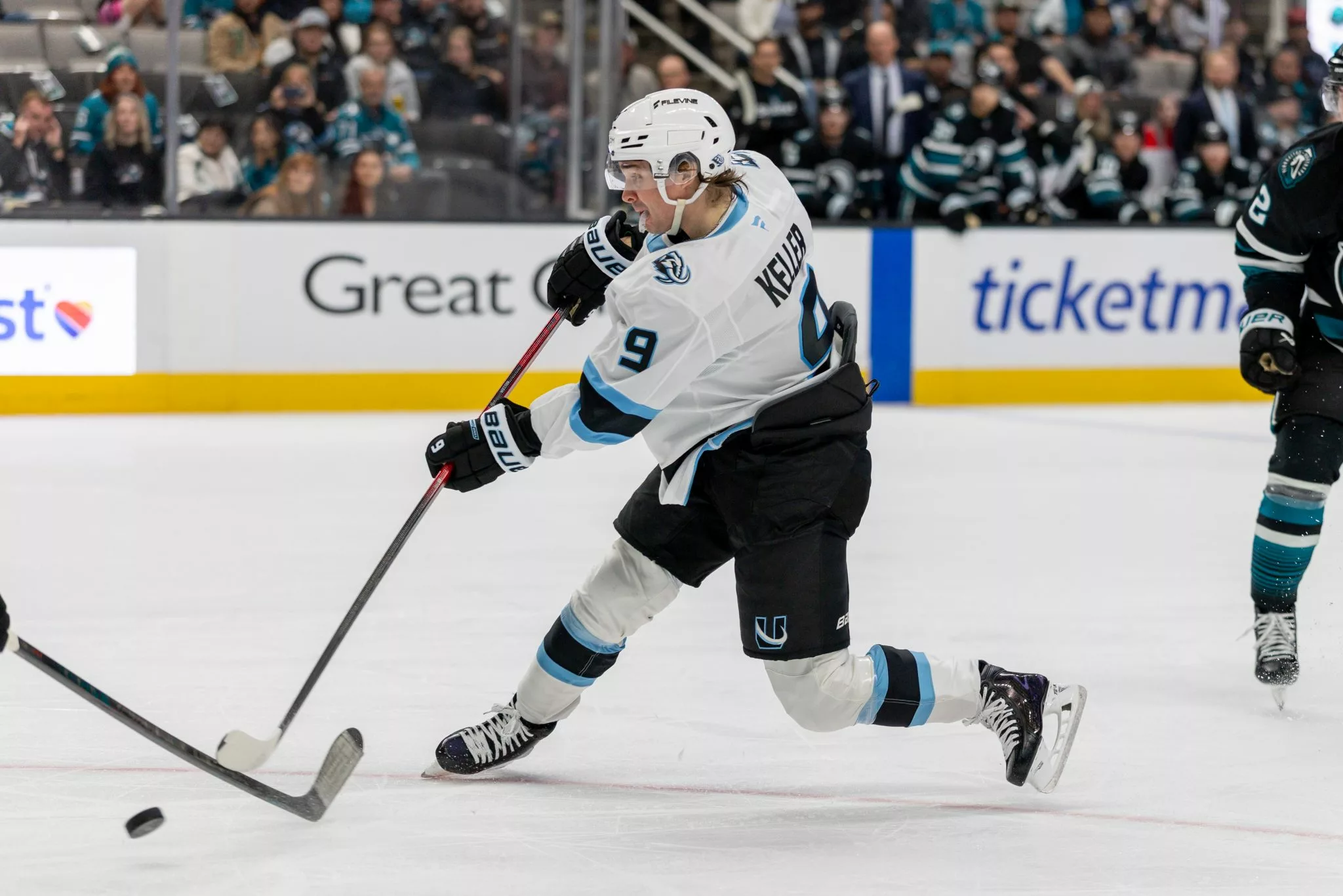 Clayton Keller looks to lead the Mammoth over the Golden Knights