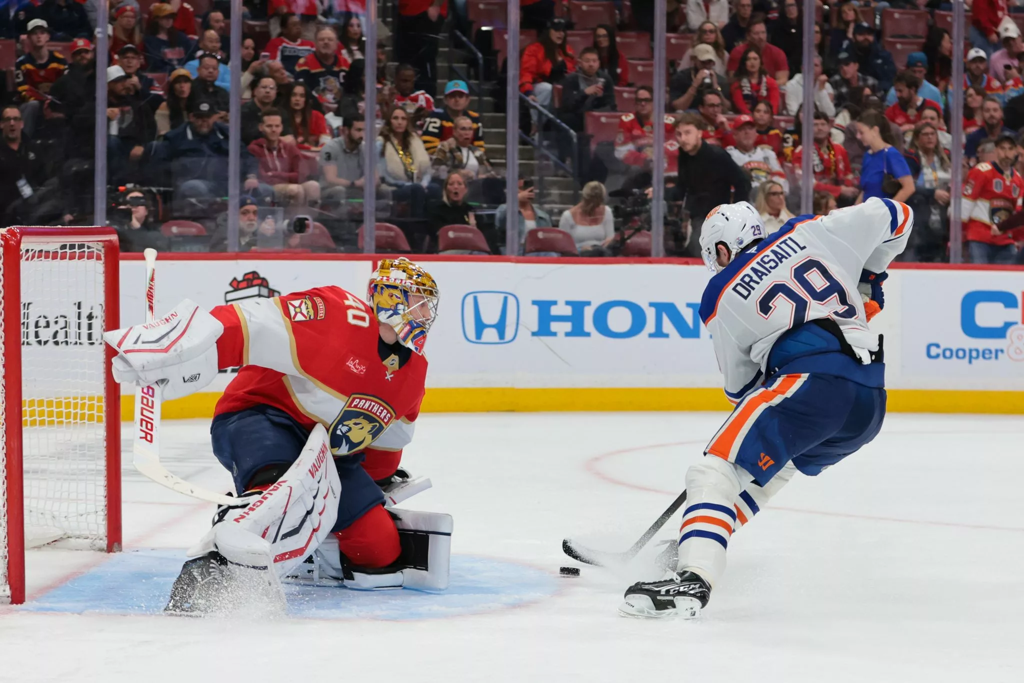 Leon Draisaitl looks to lead the Oilers over the Stars