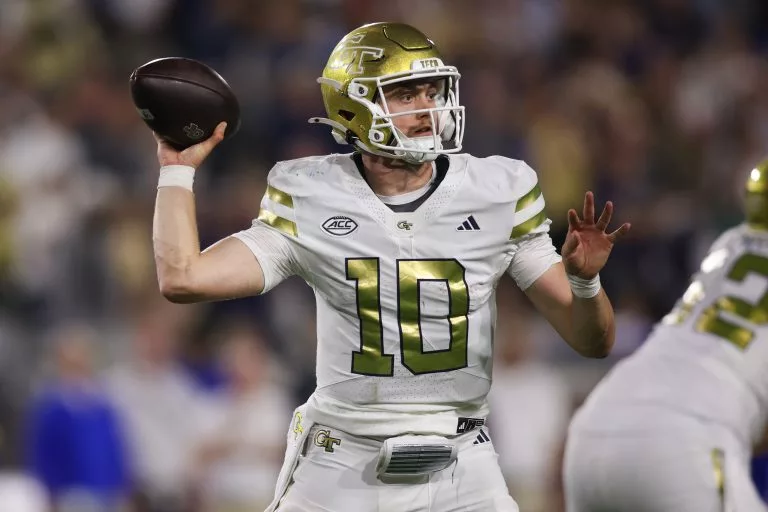 Haynes King looks to lead the Yellow Jackets over the Bulldogs