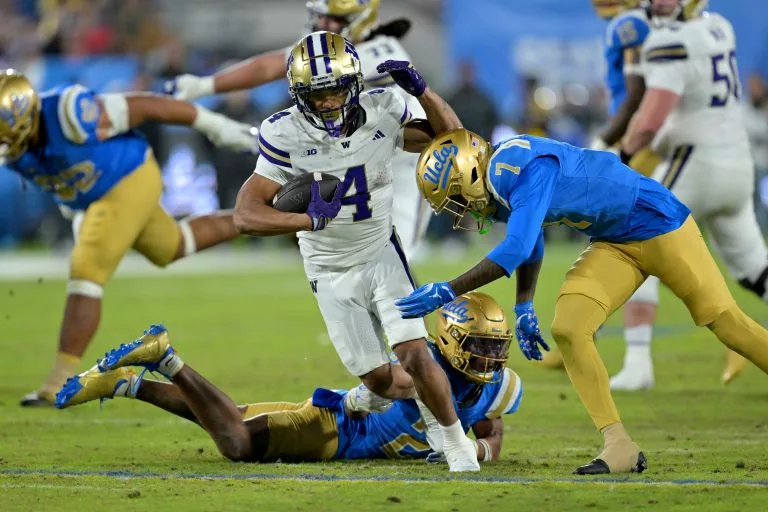 Jordan Washington looks to lead the Huskies over the Ducks