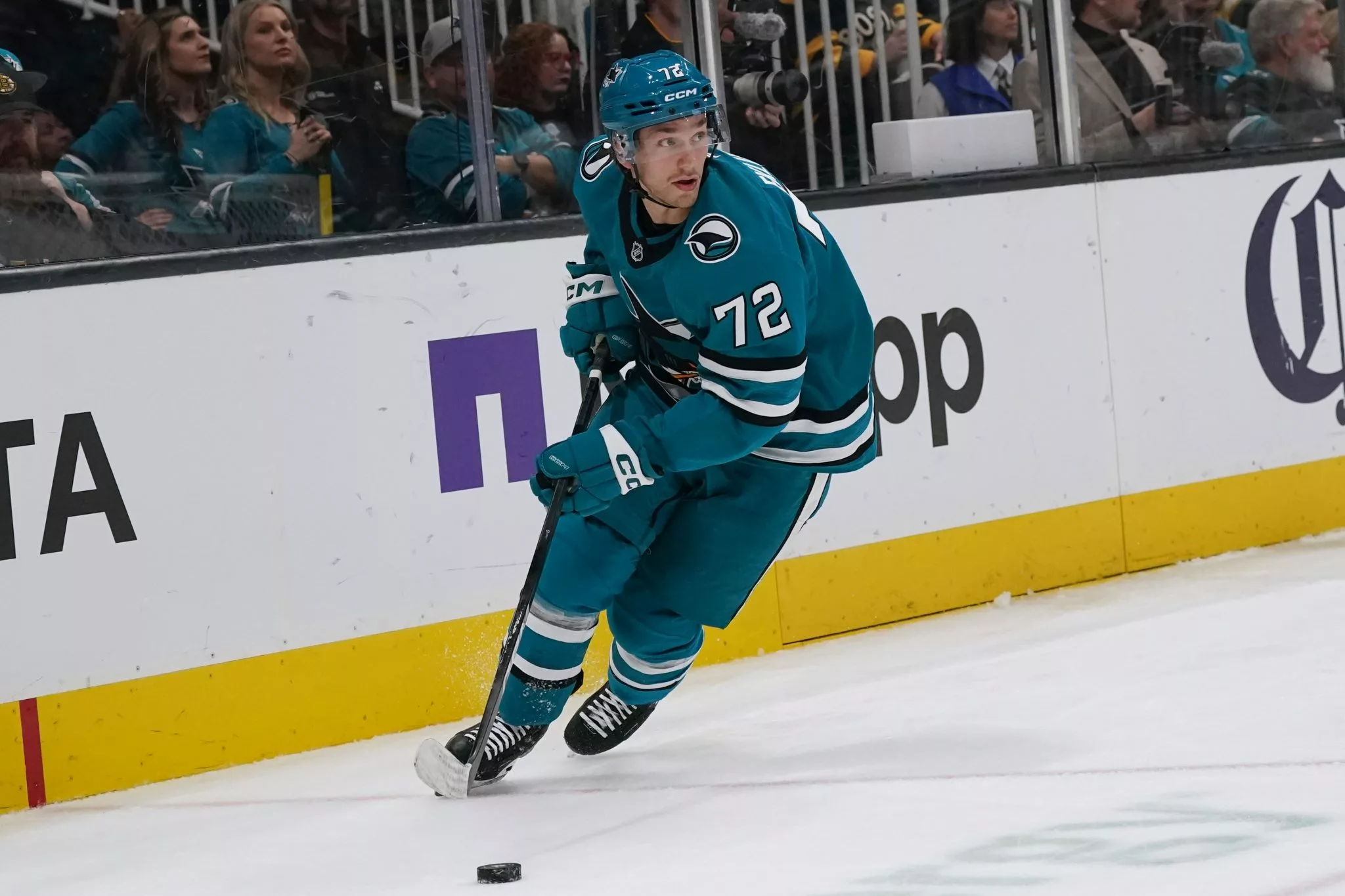 William Eklund looks to lead the Sharks over the Canucks