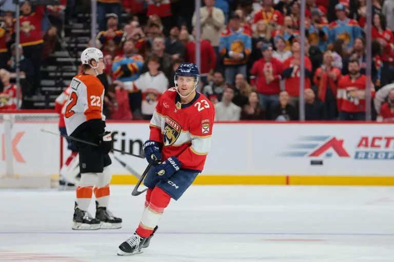 Florida Panthers at Carolina Hurricanes Predictions, Picks, Odds, and Line Movement for December 23
