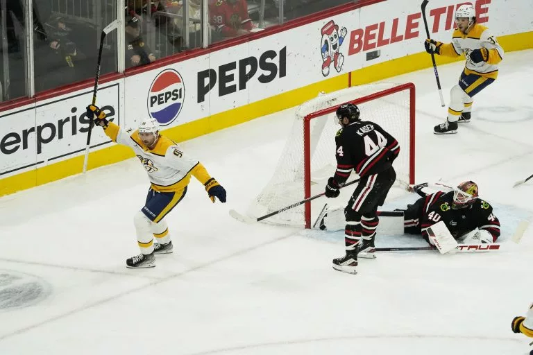 Steven Stamkos looks to lead the Preds over the Jets