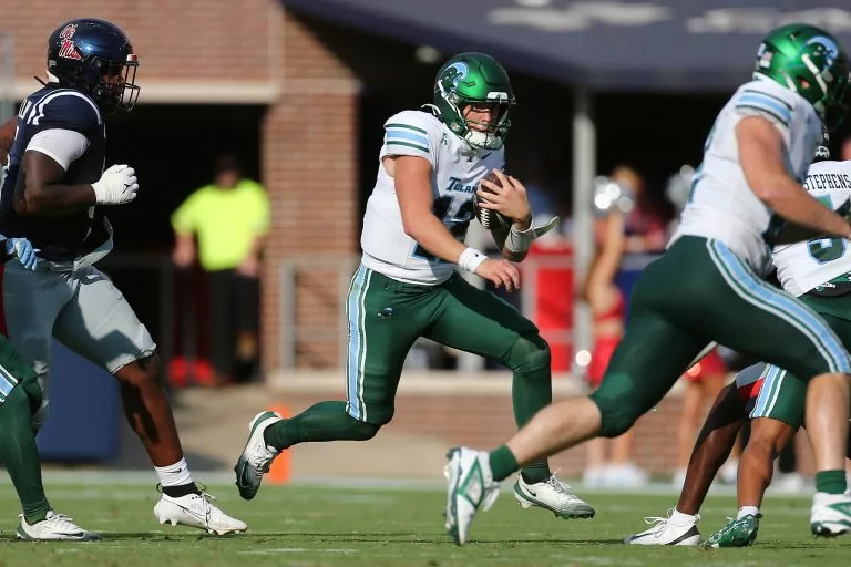 Jake Retzlafflooks to lead the Green Wave over the Mean Green