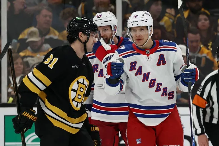 Artemi Panarin looks to lead the Rangers over the Stars