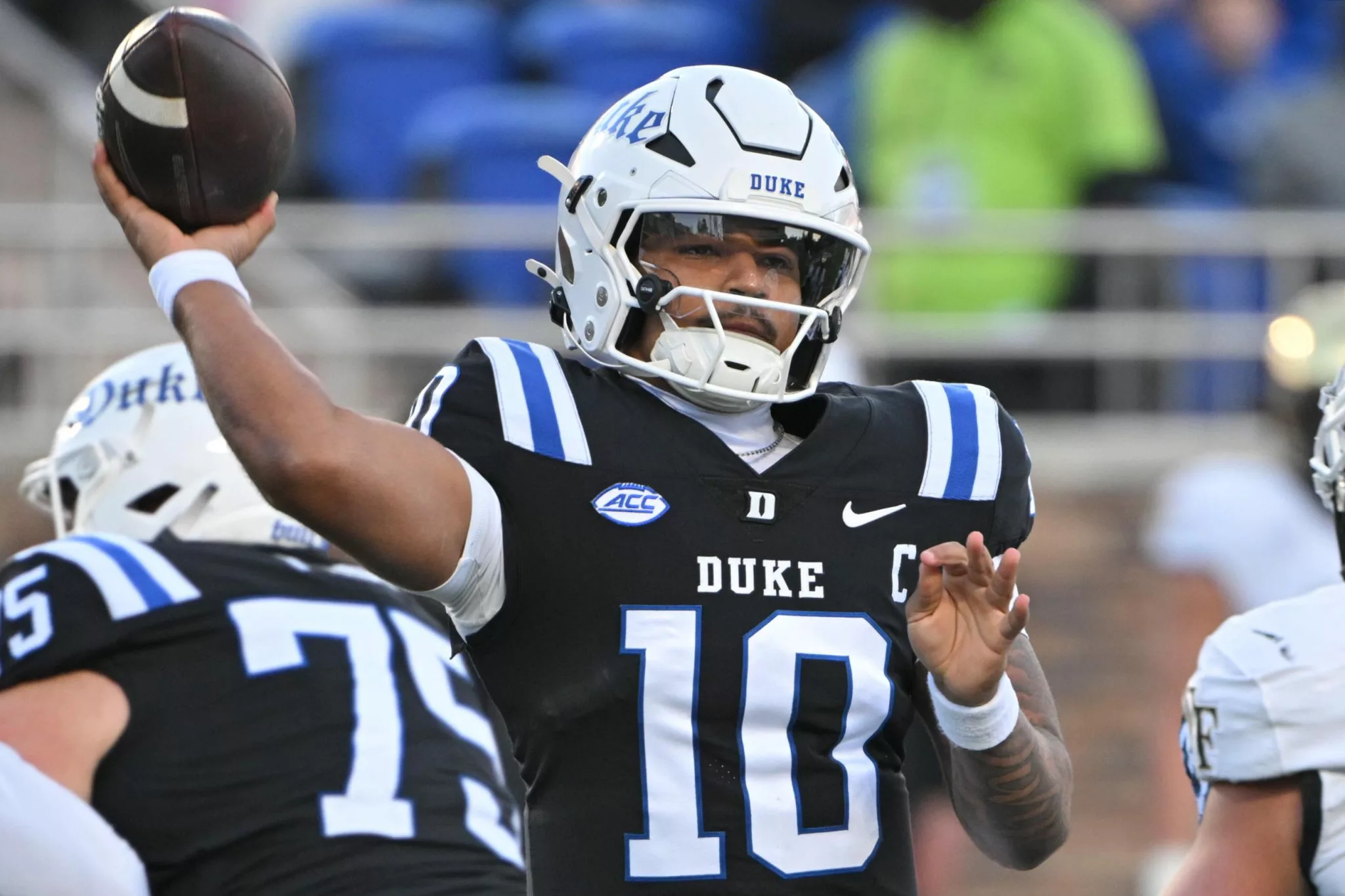 Darian Mensah looks to lead the Blue Devils over the Cavaliers