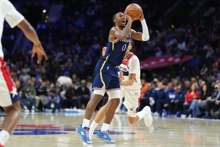 Tyrese Maxey looks to lead the Sixers over the Warriors