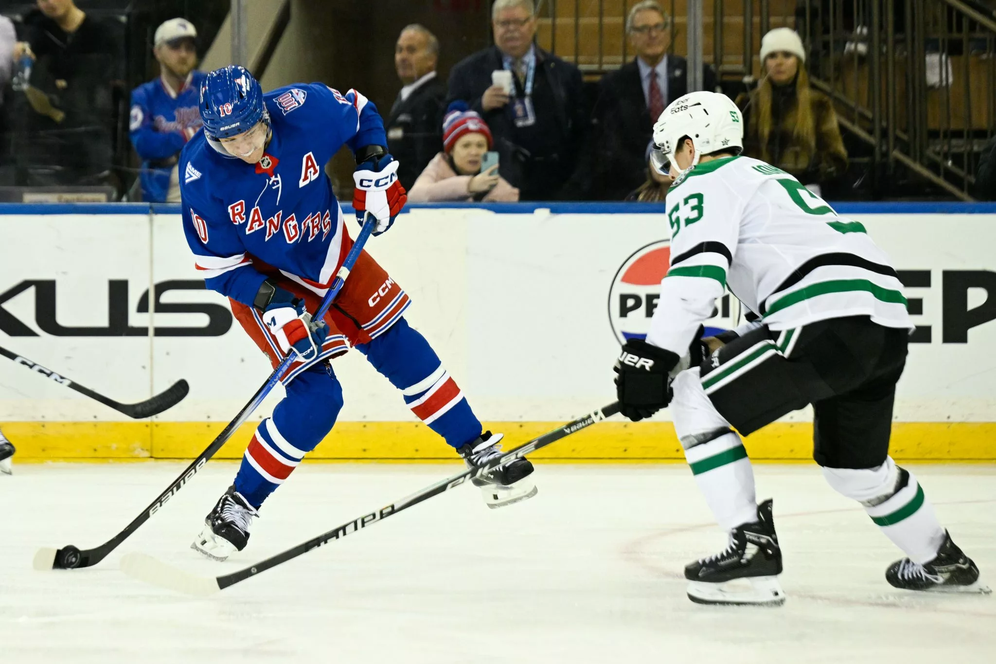 Artemi Panarin looks to lead the Rangers over the Avs