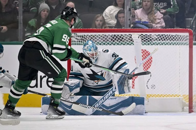 Mikko Rantanen looks to lead the Stars over the Penguins