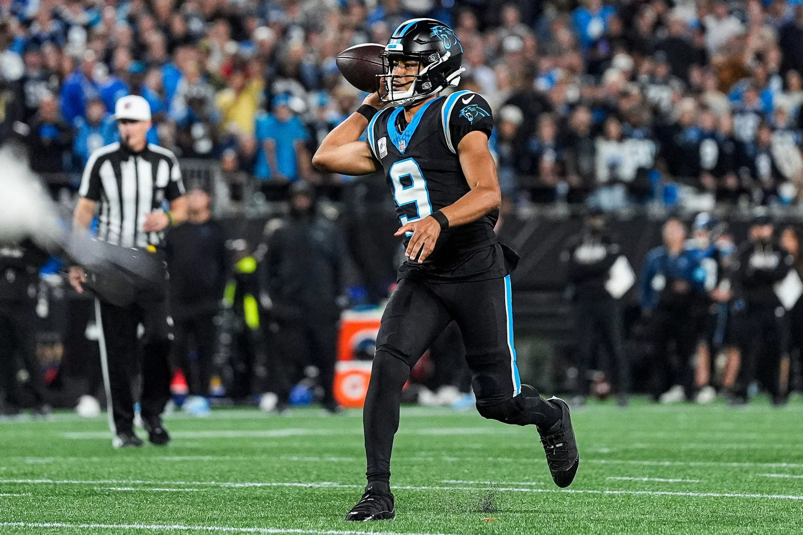 Photo: statsalt.com Carolina panthers quarterback bryce young makes a pass